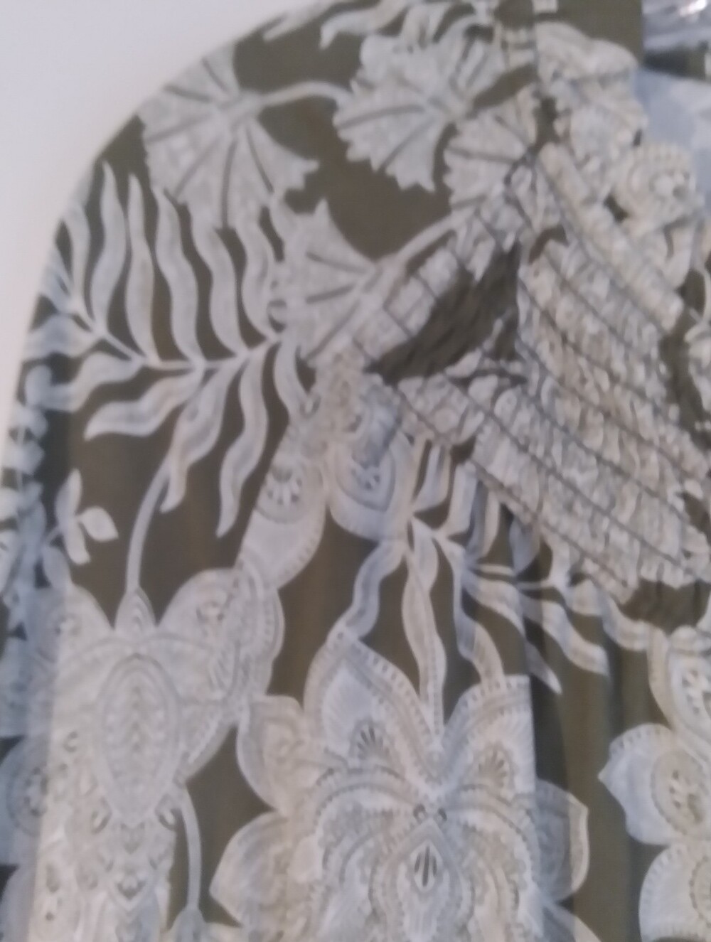 Detailed Button Front Blouse - Picture 6 of 12